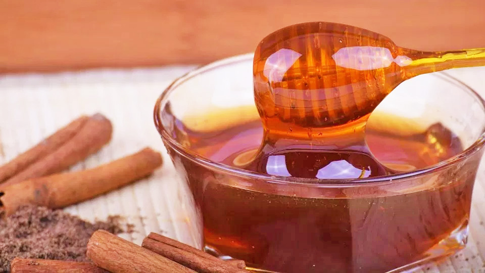 Kanellë me mjaltë për organizëm dhe trup të fortë, ja vlerat që ka në shëndet dhe si ta përgatisni