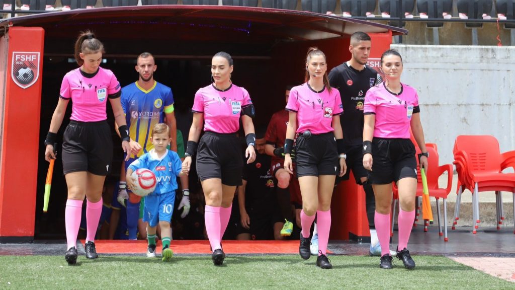 Kualifikueset e “Euro 2025” për vajza, arbitret shqiptare do të vendosin drejtësi në ndeshjen Zvicër – Hungari