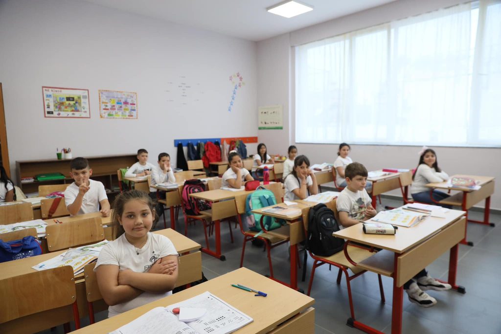 Rama: Tjetër shkollë e re hap dyert në Tiranë