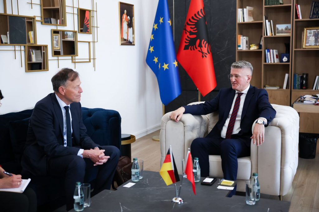 Gjekmarkaj takon Rößler: Gjermania, mbështetëse e Shqipërisë në rrugën drejt BE-së