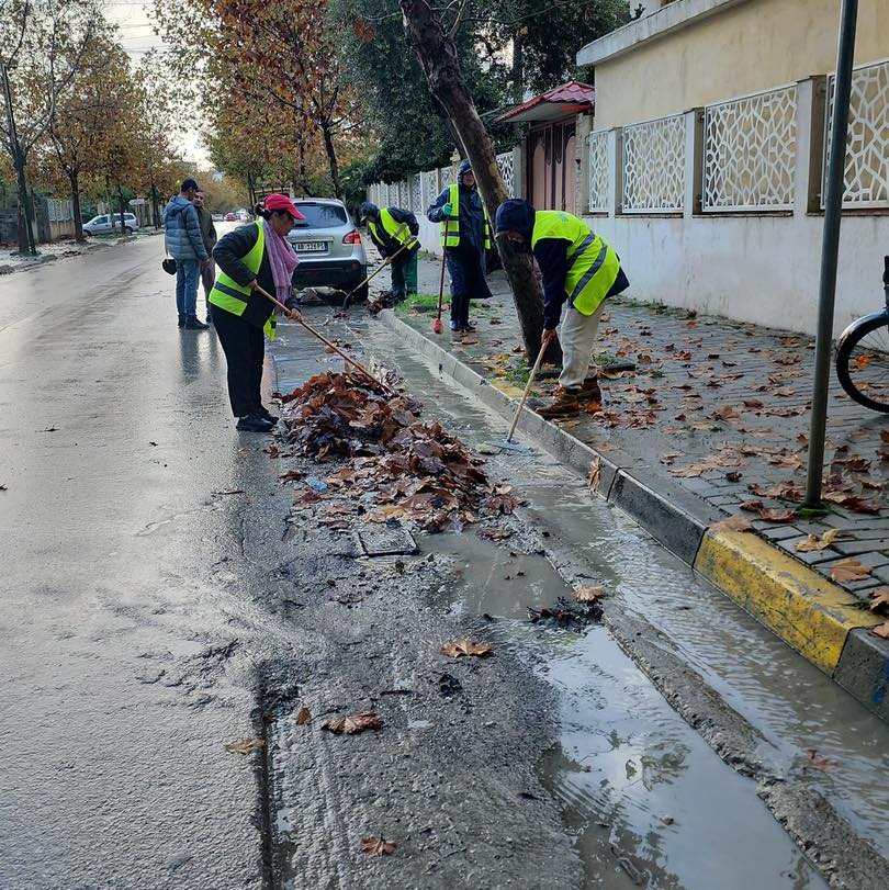 Priten reshje shiu me intensitet në Vlorë, Dredha: Grupet e bashkisë në terren