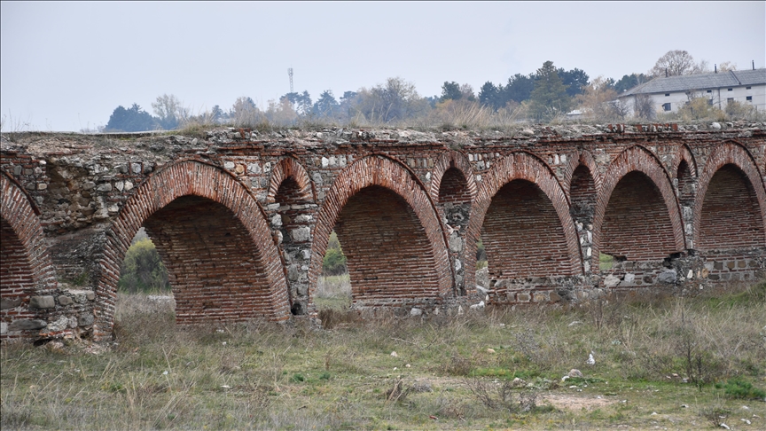 Ujësjellësi antik i Shkupit në pritje të kthimit në shkëlqimin e tij të dikurshëm