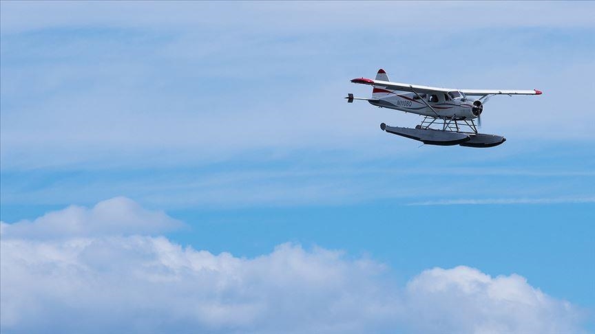 SHBA, 5 të vdekur pasi një avion përplaset me një automjet