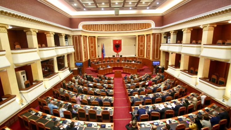 Zbardhet draft rezoluta konsensuale për Kosovën: Hetim ndërkombëtar për 24 shtatorin!