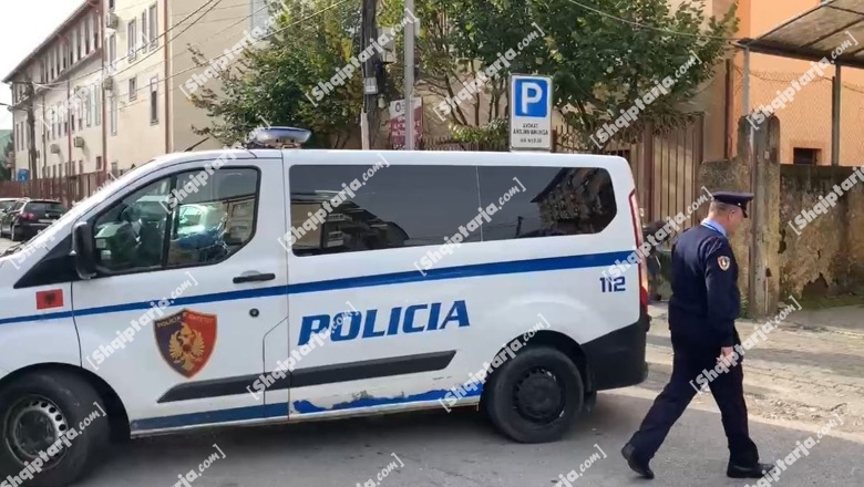 Vrau bashkëmoshatarin me thikë në Shkodër, Gjykata vendos masën 'Arrest me burg' për 15-vjeçarin