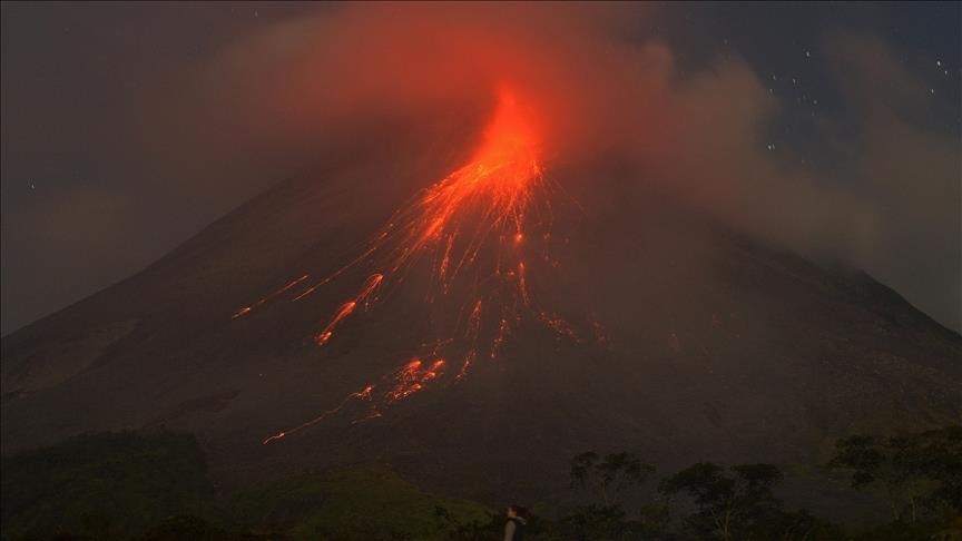 Indonezia ngre alarmin për shkak të shpërthimit të vullkanit Merapi