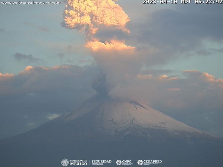 12 shpërthime në 24 orë në vullkanin Popocatepetl në Meksikë