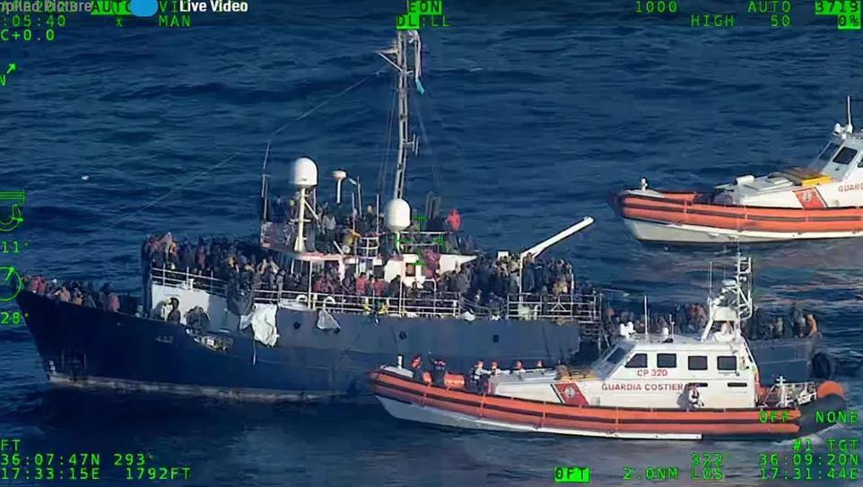 Rojet bregdetare italiane shpëtojnë 1200 emigrantë në Detin Mesdhe