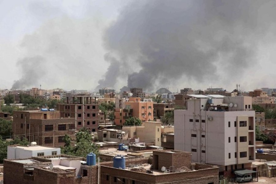 Kaosi në Sudan, OKB: Mbi 180 të vdekur në tre ditë përleshje. Bombardohen dhe spitalet