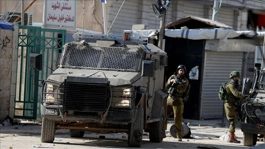 Izraeli arreston 40 palestinezë gjatë bastisjeve në Bregun Perëndimor