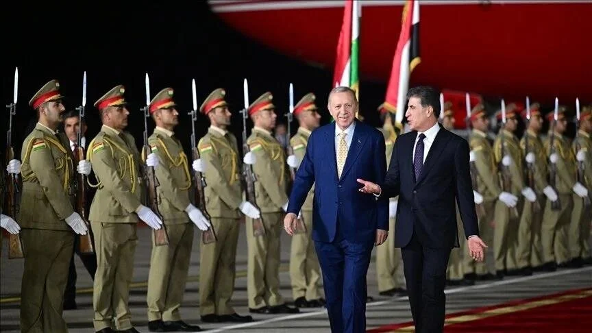 Presidenti Erdoğan mbërrin në Erbil në Irakun verior për bisedime