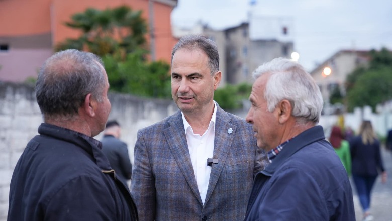 Boçi takohet me banorët e Elbasanit: Ju shtrëngoj dorën për të nisur rrugën e zgjidhjeve për problematikat e mbartura