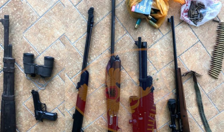 Sekuestrohet arsenal armësh në Shkodër, do shiteshin te persona me precedent kriminal