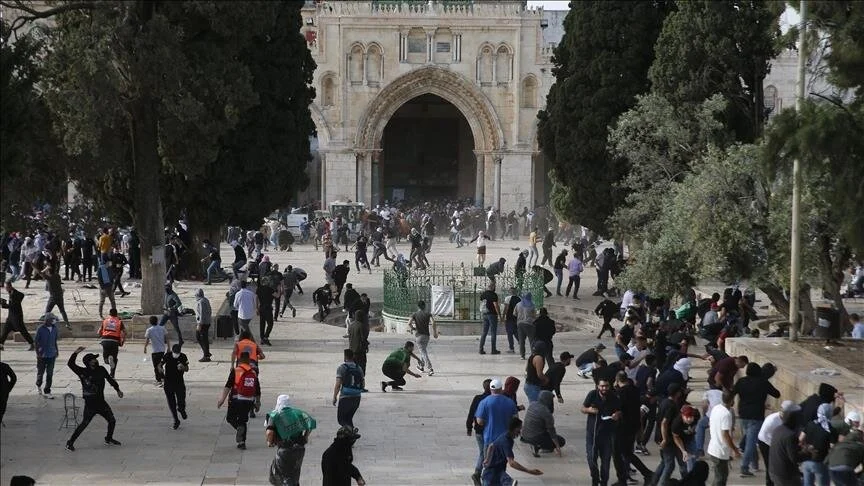 Brenda një jave, mbi 4.300 hebrenj fanatikë bastisën xhaminë Al-Aksa