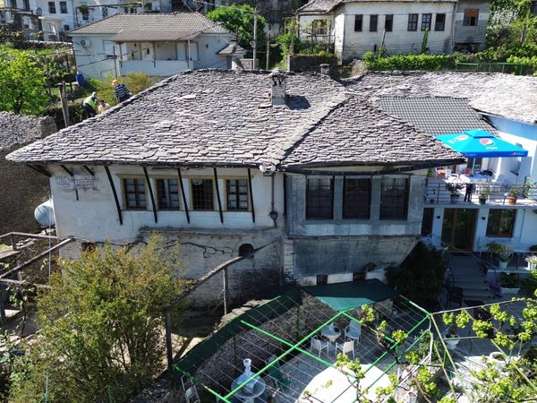 Gjirokastër, ndërhyrje emergjente në banesën e lagjes “Palorto”