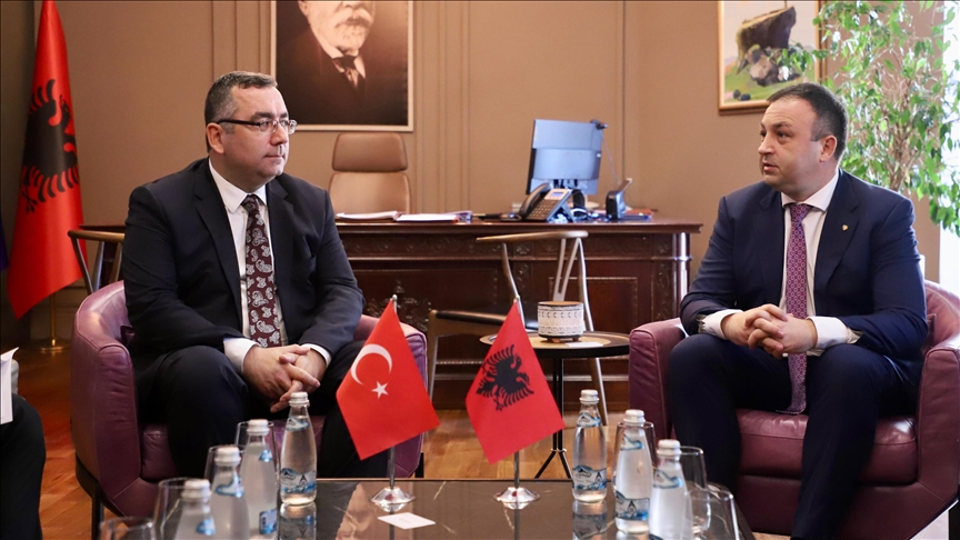 Ministri Hoxha takon ambasadorin turk në Tiranë, Hoxha: Turqia, partner kryesor në fushën e sigurisë