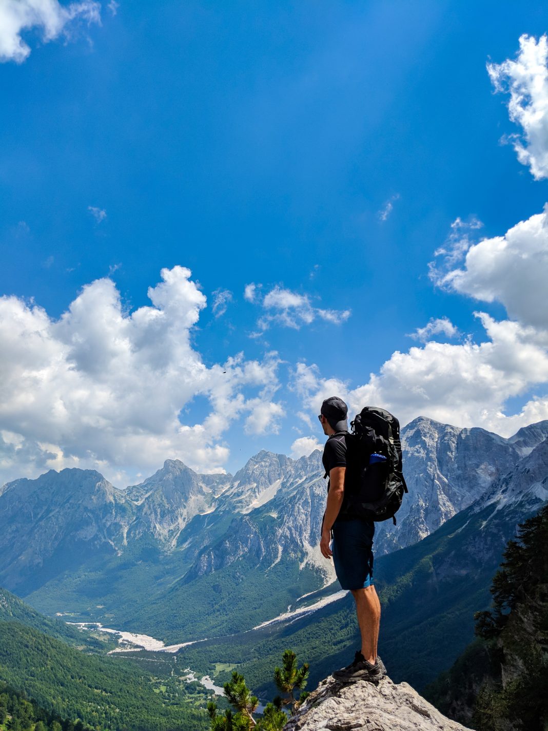 Kumbaro: Qafa e Valbonës, turistët zgjedhin edhe freskinë e maleve