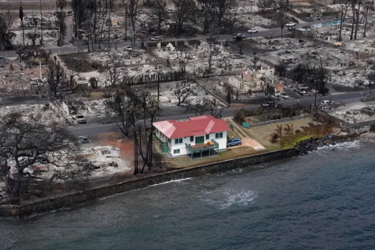 I gjithë qyteti u dogj, shtëpia e vetme që i shpëtoi zjarreve në Hawaii
