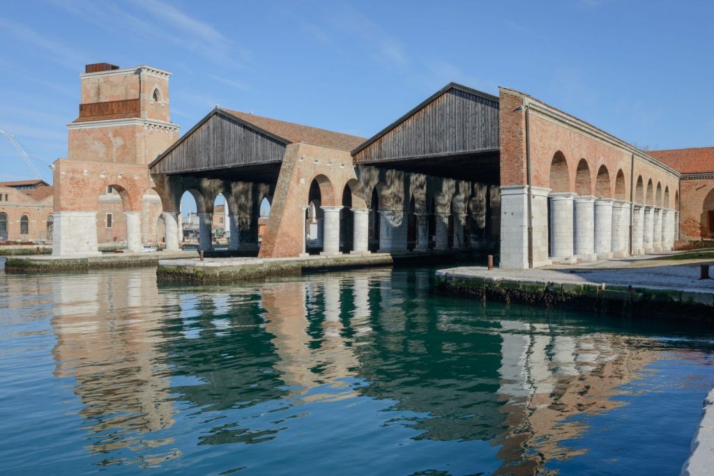 Bienalja e Arkitekturës në Venecia, shpallet thirrja për projektide për pavijonin shqiptar