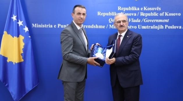 Zv/ministri Gashani pret në takim homologun e tij turk, Münir Karaloğlu