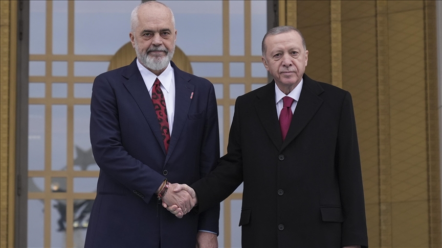 Presidenti turk Erdoğan mirëpret kryeministrin shqiptar Edi Rama
