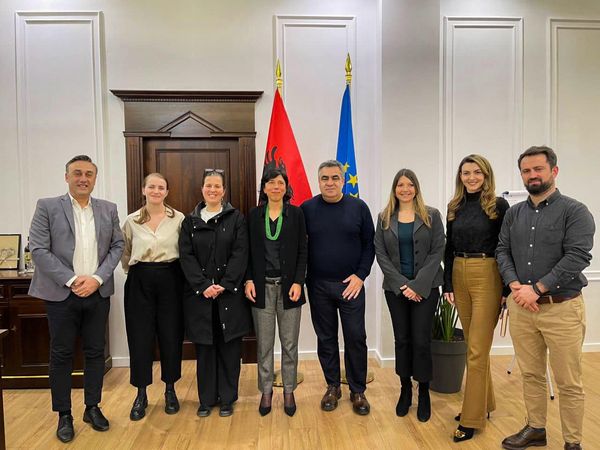 Ministri Gonxhja takim me drejtuesen e UNOPS-it në Shqipëri