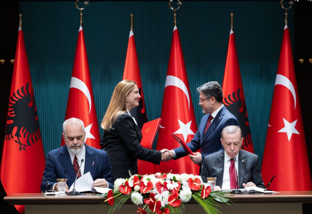 Kumbaro: 2 memorandume mirëkuptimi me Turqinë, pikënisje e bashkëpunimeve të tjera të frytshme