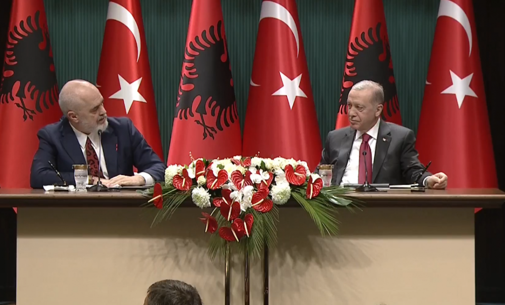 Rama: Erdogan do të jetë në lidhje direkte gjatë samitit të paqes në Tiranë
