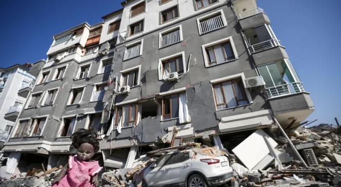 Ndalohet blerja e mallrave në ndërtesat e dëmtuara nga tërmetet në Gaziantep