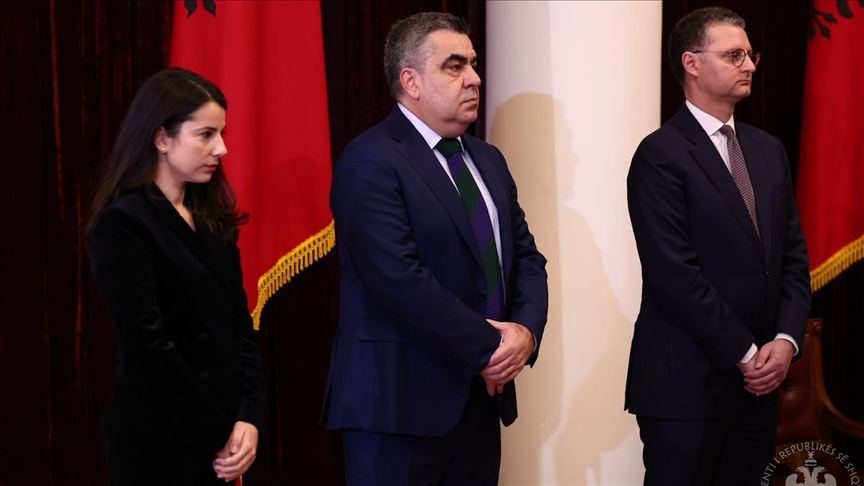 Ministrat e rinj të Qeverisë së Shqipërisë marrin zyrtarisht detyrën