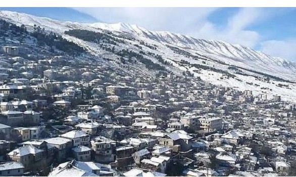 Vizitorë në qytetin e Gurtë/ Fundjavat e janarit sjellin turistë në Gjirokastër