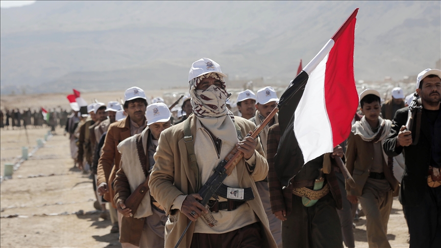 Grupi Houthi proteston kundër sulmeve të SHBA-së dhe Britanisë në Jemen