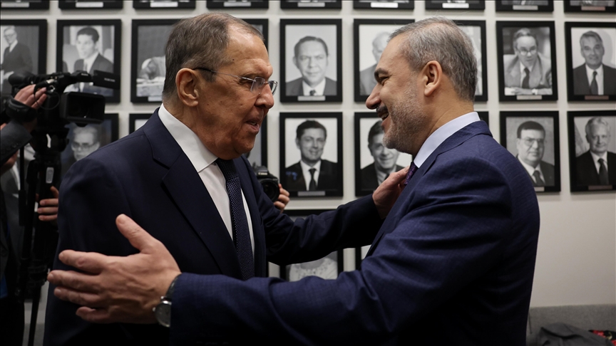 Ministri i Jashtëm turk takohet me homologun e tij rus në New York