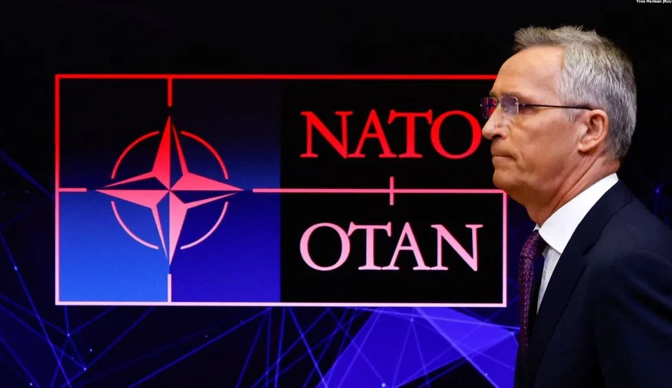 NATO: Aleatët do të gjejnë zgjidhje së shpejti për të dërguar tanke në Ukrainë
