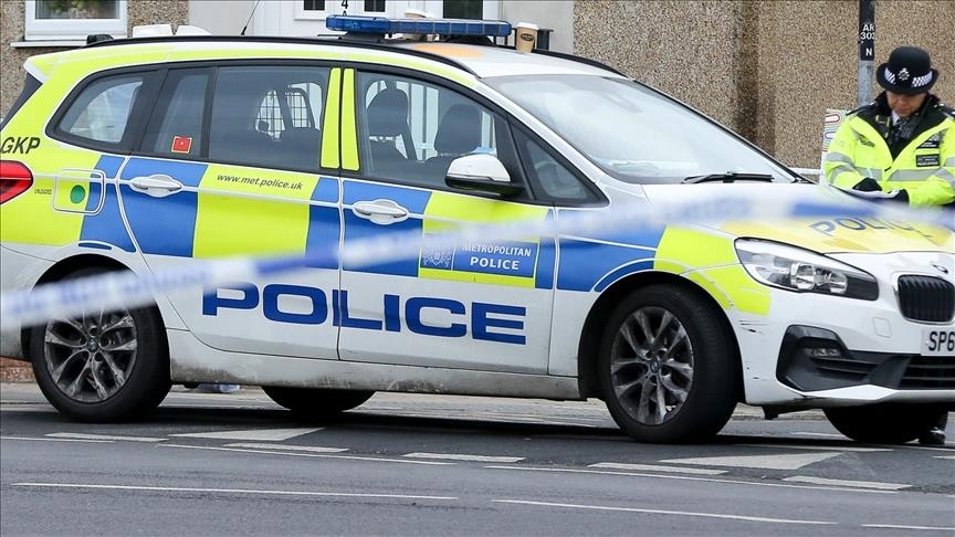 Policia e Londrës qëllon për vdekje një person me hark në rrugë