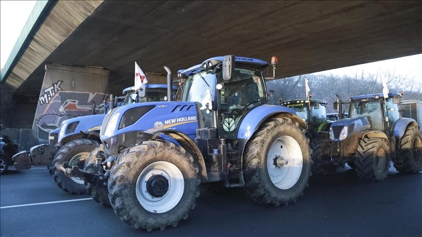 Fermerët vazhdojnë protestat në të gjithë Evropën kundër politikave bujqësore të BE-së