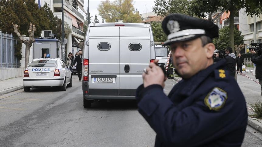 Greqi, policia sekuestron armë dhe eksploziv në një shtëpi