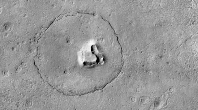 NASA kap imazhin e fytyrës së një ariu në Mars