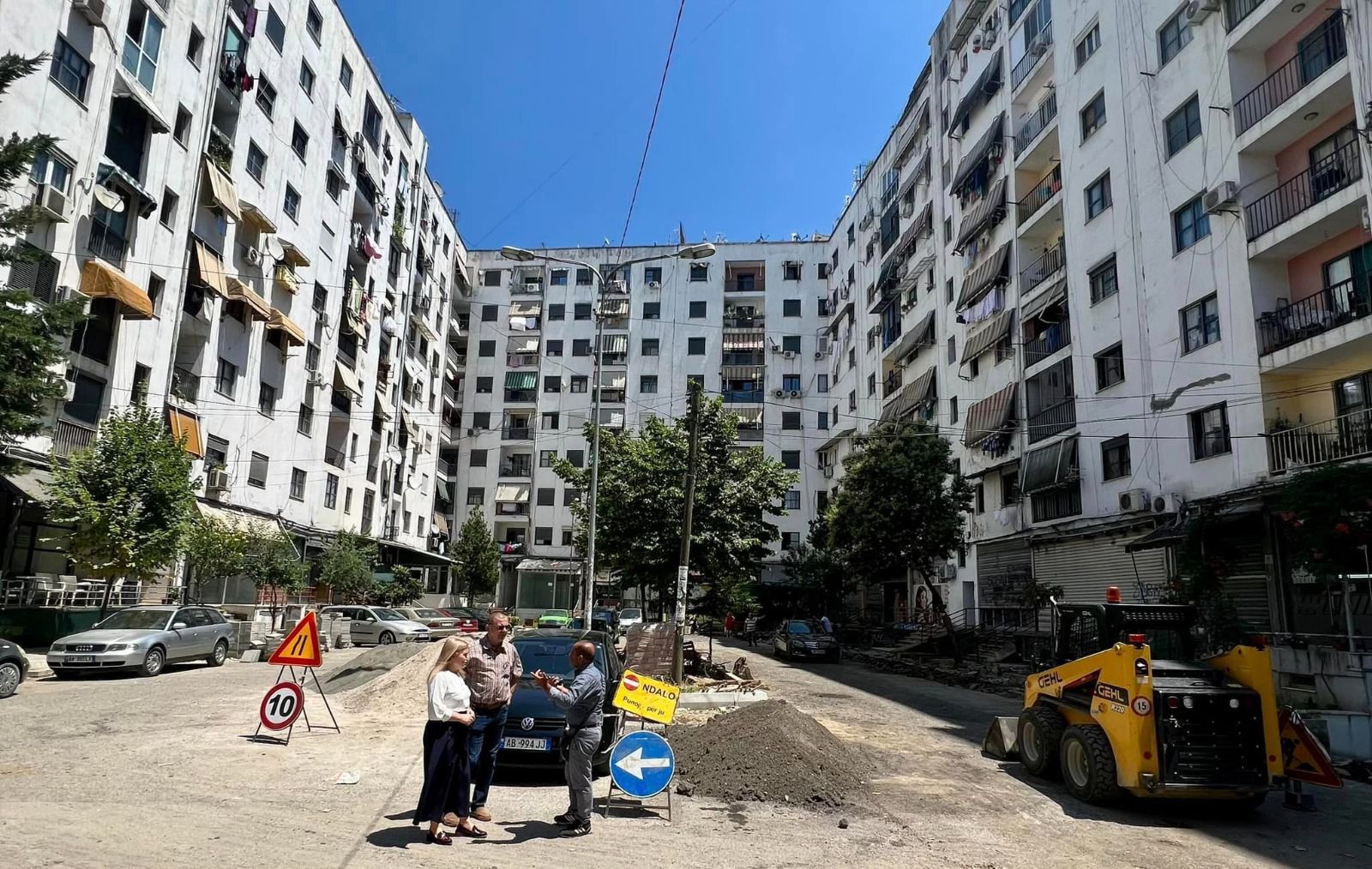 Bashkia e Tiranës punime për rehabilitimin e bllokut të banimit në njësinë 4