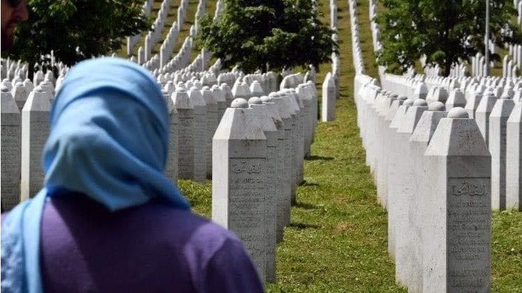 Balla përkujton gjenocidin në Srebrenicë: Dhimbje e thellë për viktimat