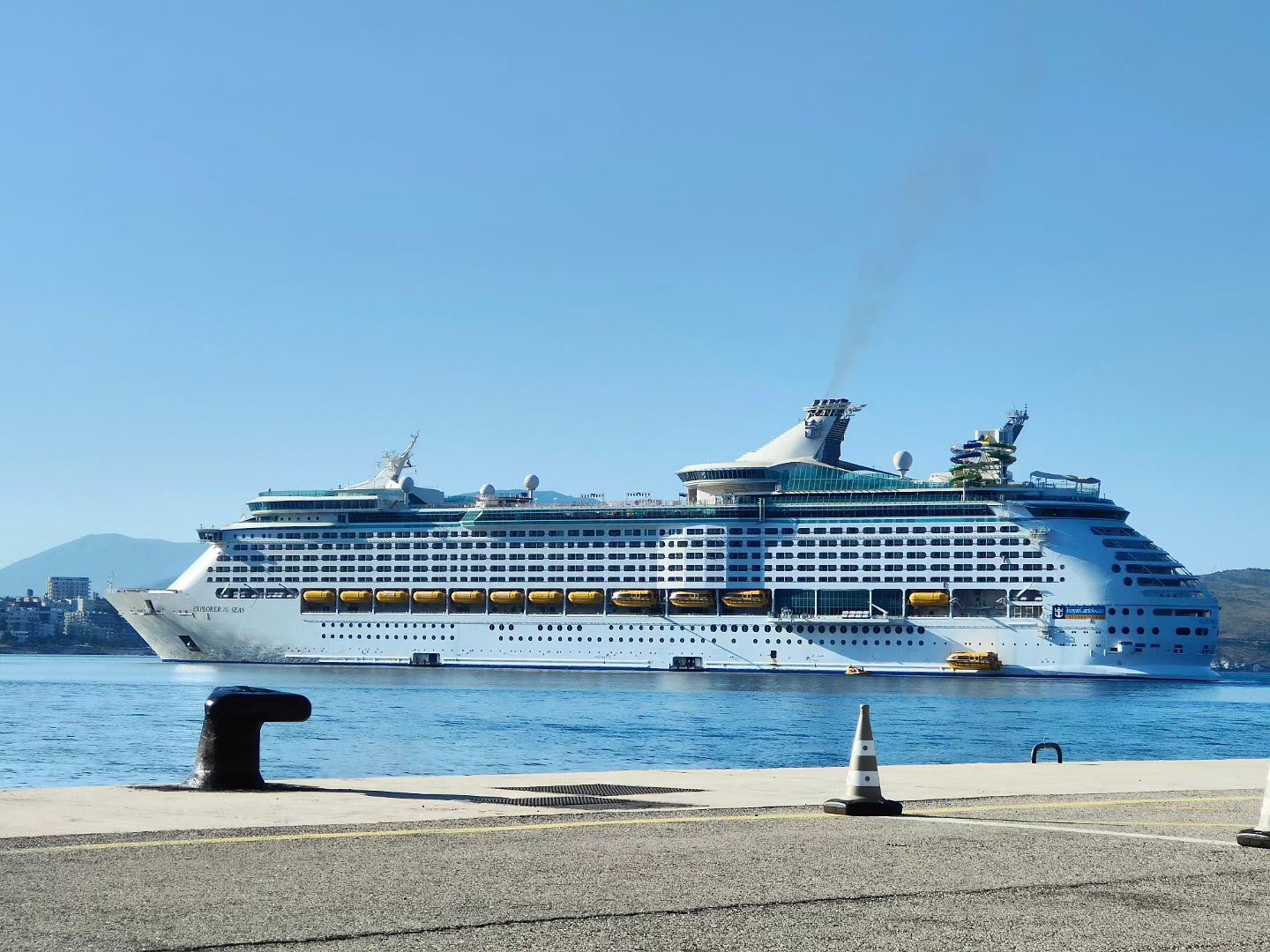 Kroçera “Explorer of the Seas” me 2600 turistë për herë të parë në Sarandë