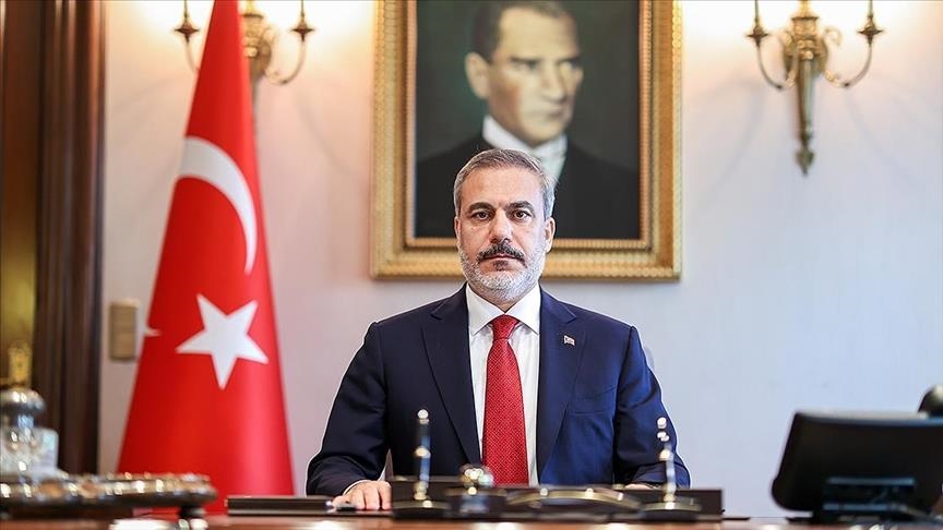 Ministri i Jashtëm turk Fidan zhvillon bisedë telefonike me homologun rus Lavrov