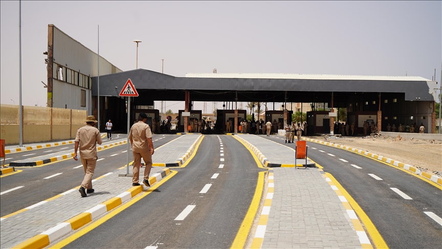 Libia rihap pikën kufitare Ras Ajdir me Tunizinë pas mbylljes 3-mujore