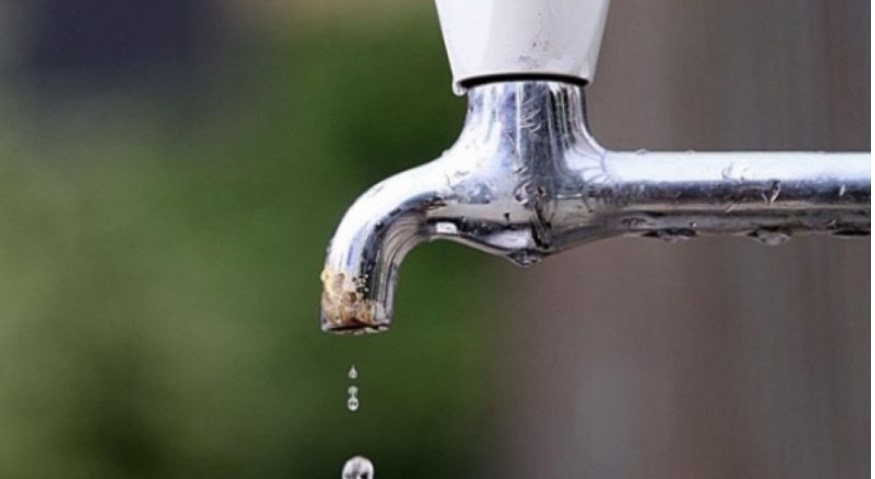 Këshilli bashkiak i Elbasanit miraton çmimin e ri të ujit: Familjet me ndihmë ekonomike do të rimbursohen