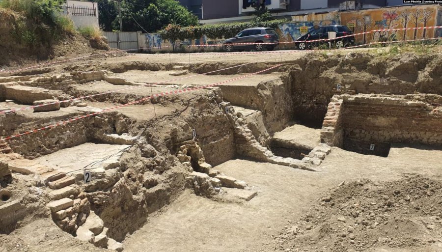FOTO/ Vila mijëravjeçare poshtë Durrësit që e zbuloi tërmeti