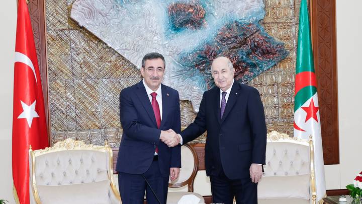 Zv.presidenti turk e presidenti algjerian diskutojnë forcimin e raporteve