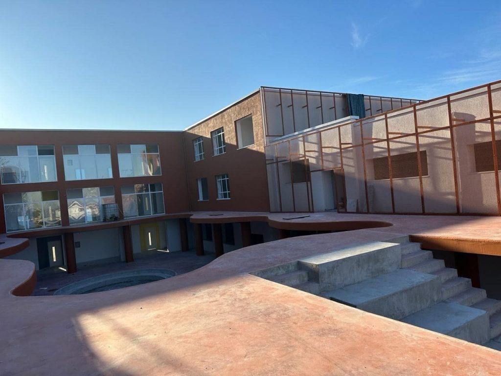 Rama: Shkolla “Fatos Lami” në Kamzë, tjetër vatër arsimore që po rilind