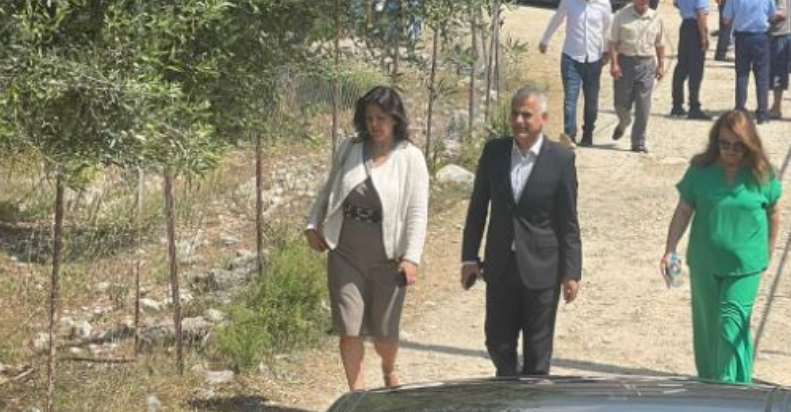 Konstituimi i këshillit bashkiak nis me tensione, ambasadorja greke në Himarë