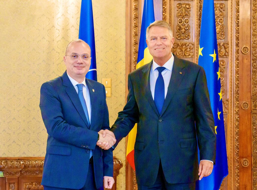 Hasani me presidentin e Rumanisë: Të angazhuar për forcimin e sigurisë rajonale