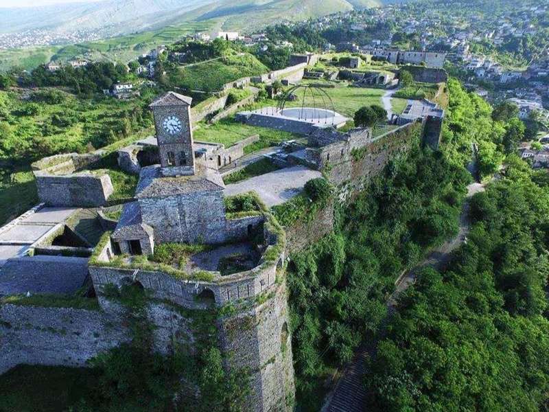 Kalaja e Gjirokastrës, ndalesa “e detyrueshme” e turistëve